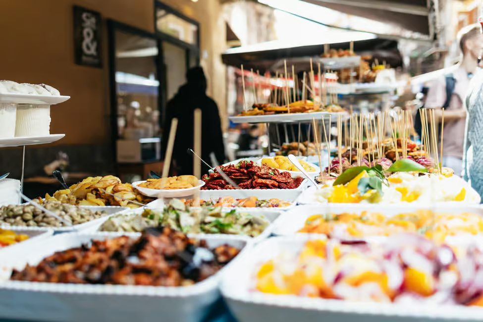 Palermo street food and history walking tour through the Capo Market