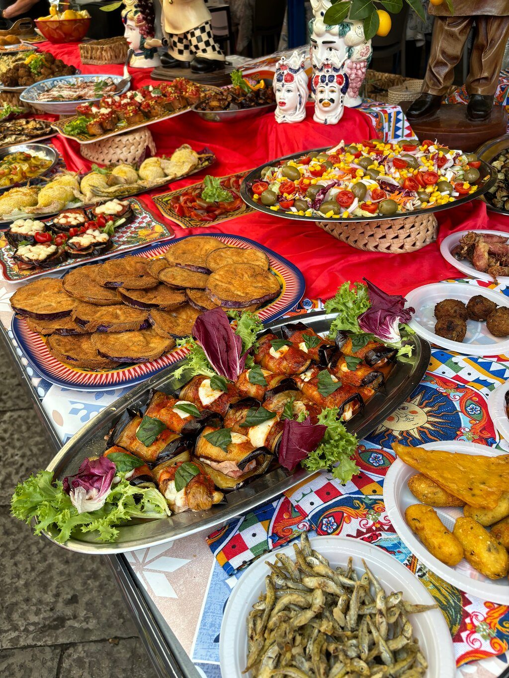 Palermo walking and street food tour through the Ballaro market and churches